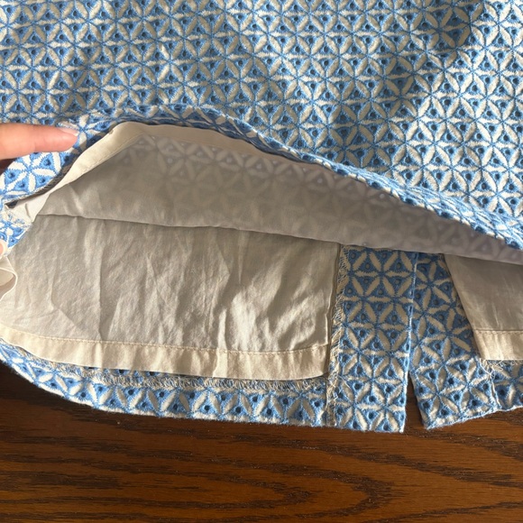 Talbots 100% Cotton Blue & White Geometric Pattern Eyelet Pencil Skirt Size 2P - Picture 3 of 9
